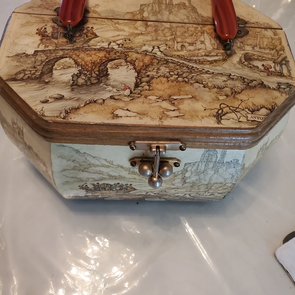 The Unbranded Brand Other - WOODEN NOVELTY BOX PURSE ,EARLY SETTLERS